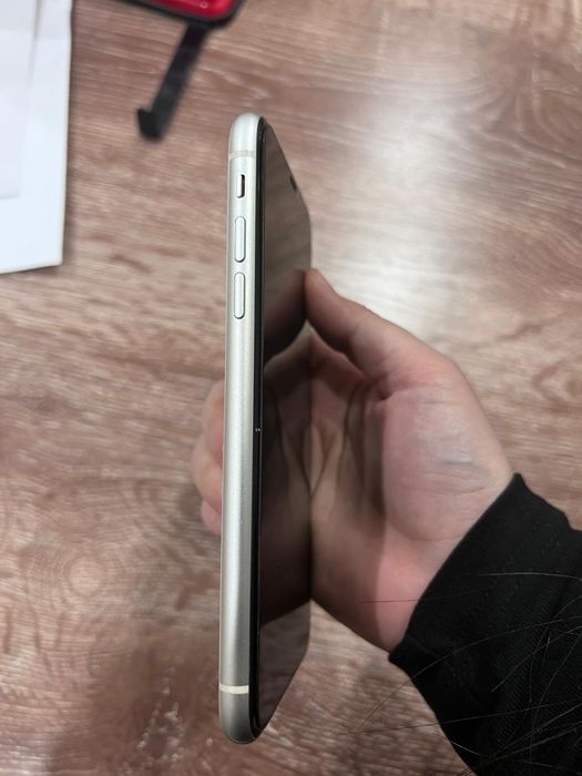 Айфон 11 в отличном состоянии