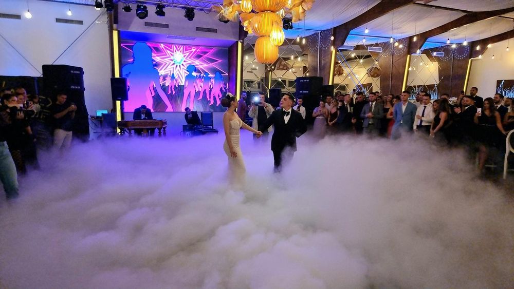 Fum Greu  Gheata Carbonica Dansul Mirilor