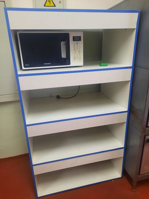 Продам полки в хорошем состоянии