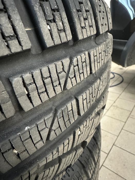 Anvelope iarna 215/60R17 Pirelli SottoZero winter