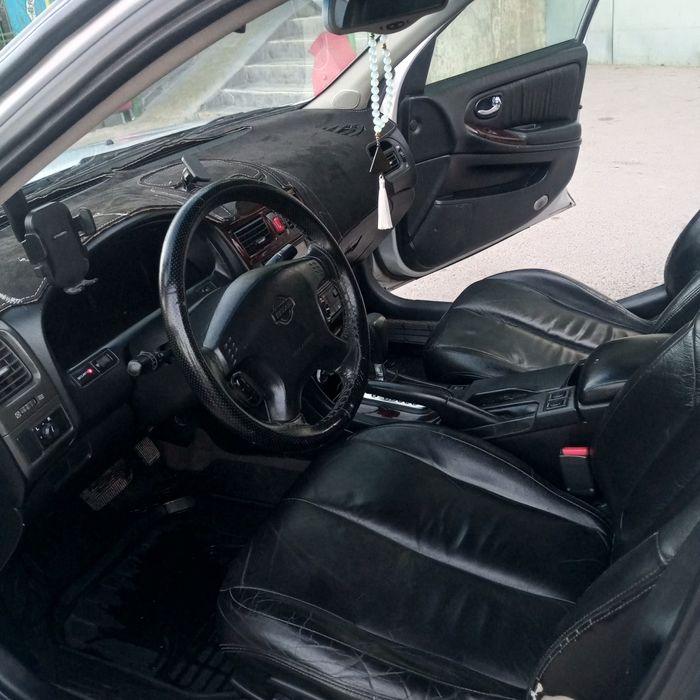 Nissan Maxima  2001