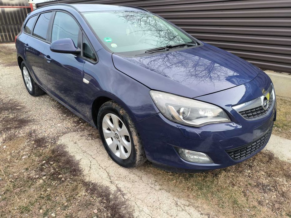 fata completa opel astra j 2012
