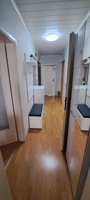 Tристаен тухлен апартамент в центъра