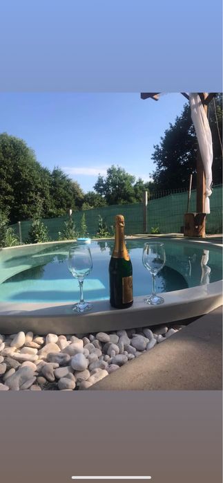 Inchiriez cabane cu piscina la 2 km de Floresti,CLUJ.