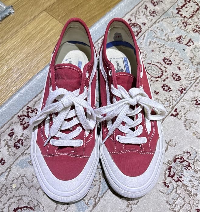 Красные кеды в хорошем состоянии