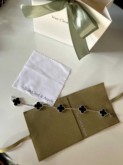 детелина гривна с черна перла  van cleef and arpels VC стоманена лого