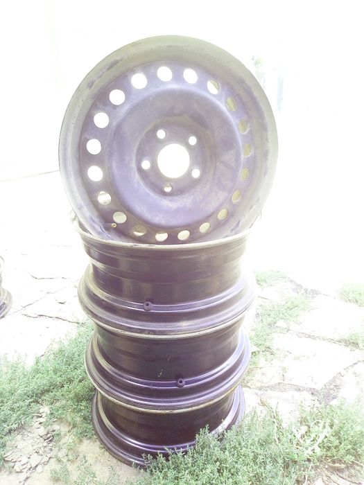 Диски автомобильные продам