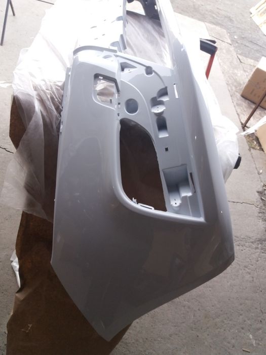 Бампера Лада веста в цвет