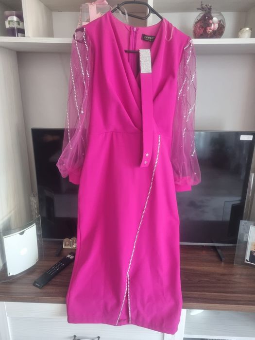 Rochiță roz purtata o data