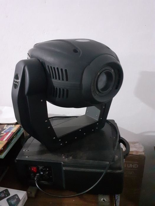 Moving Head Futurelight Dj Head 575