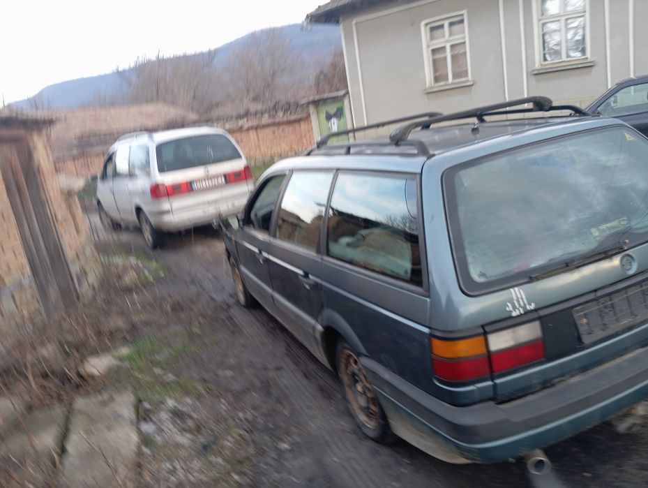 Продавам Пасат Б3 1.8 90 На Части