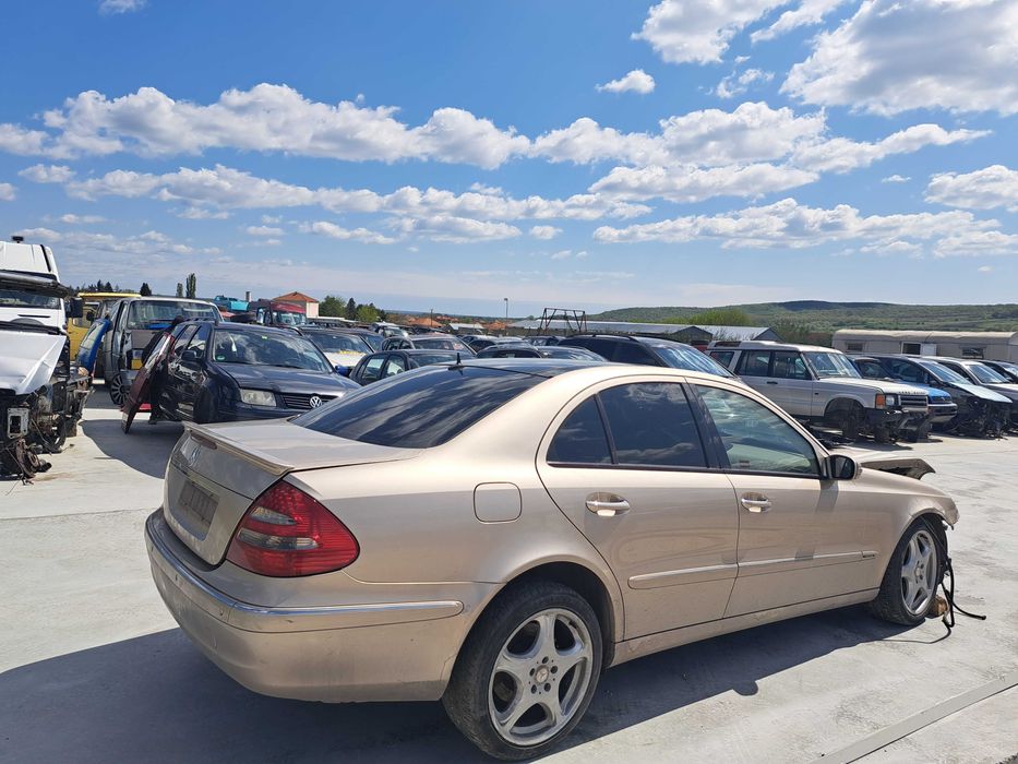 Мерцедес Е270 Mercedes W211 2.7 CDI НА ЧАСТИ