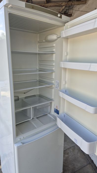 Холодильник Indesit