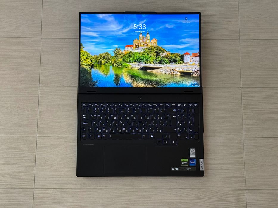 16'QHD+ 240Hz RTX 4090 16GB Core i9-14900HX Lenovo Legion 7 Pro 32GB DDR5 2TB SSD