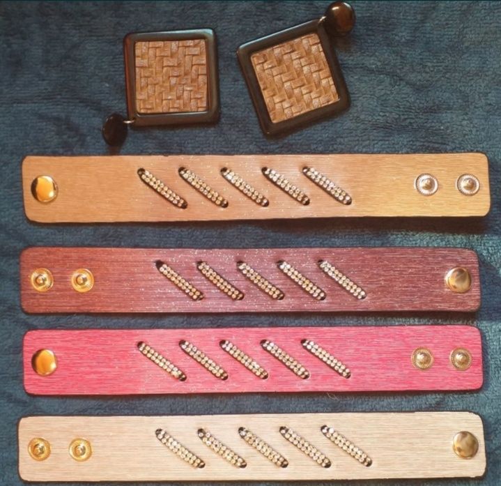 Гривни, обеци, колие