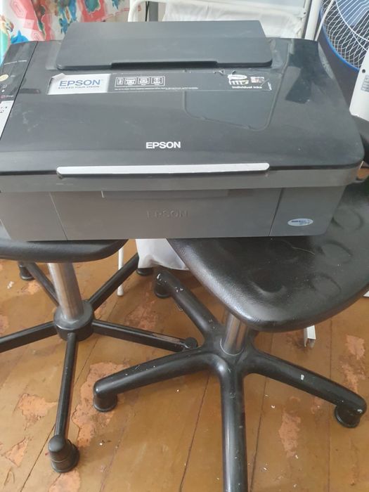 Продам принтер EPSON .