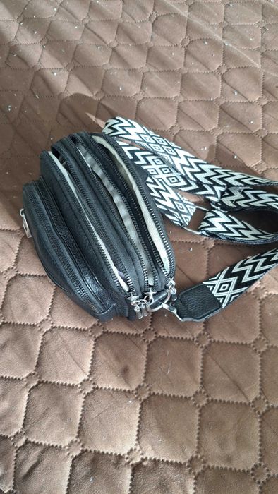 Малка дамска чанта