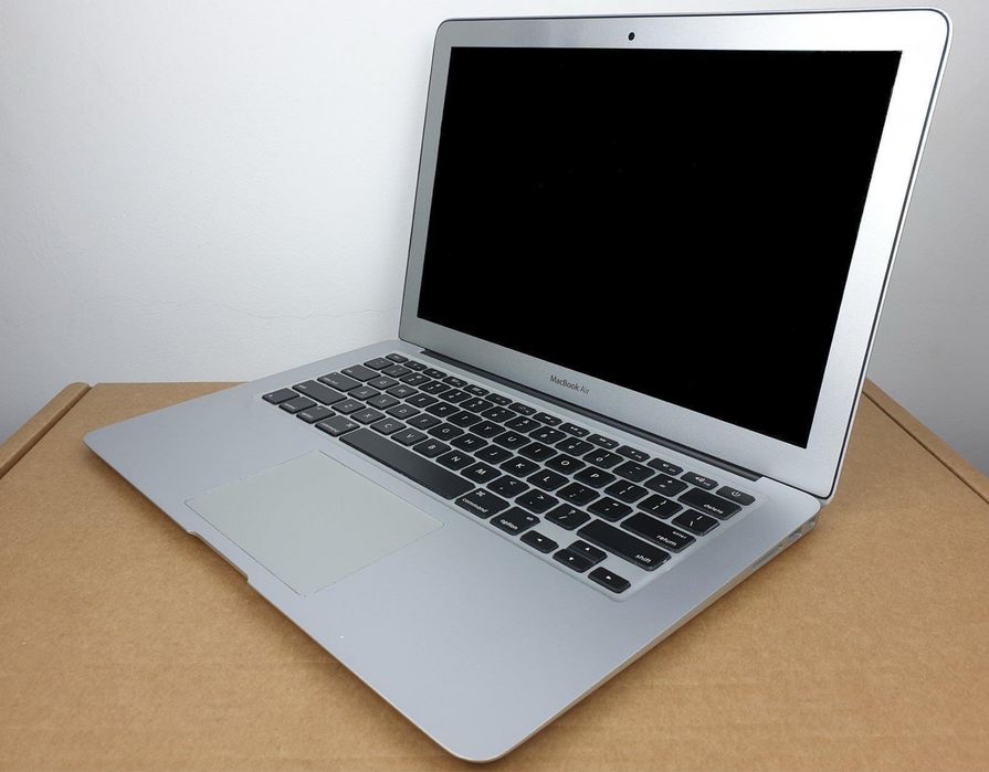 MacBook Air 13″ Early 2014, A1466 – i5, 4 GB RAM, SSD 256 GB