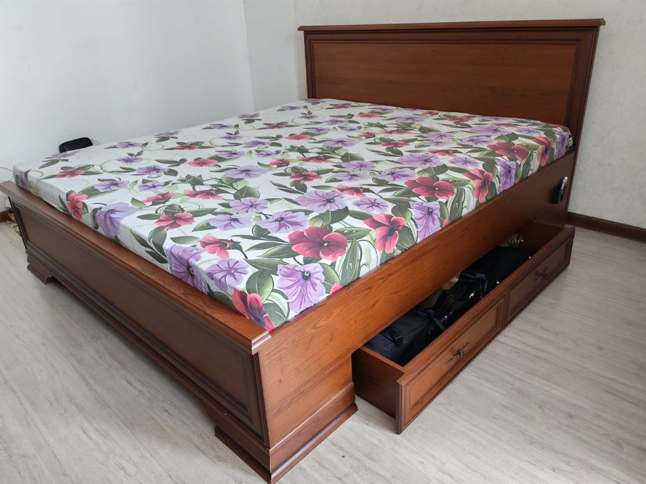 Продам Кровать 2*220