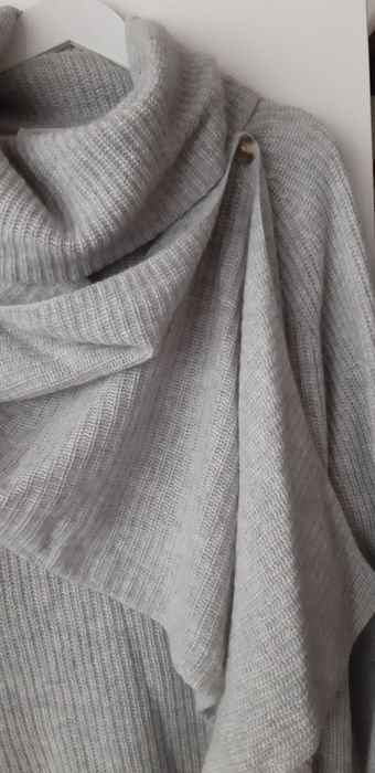 Pulover casmir pur,model splendid L