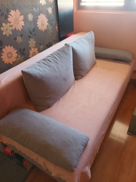 Продавам диван сив цвят разтегателен