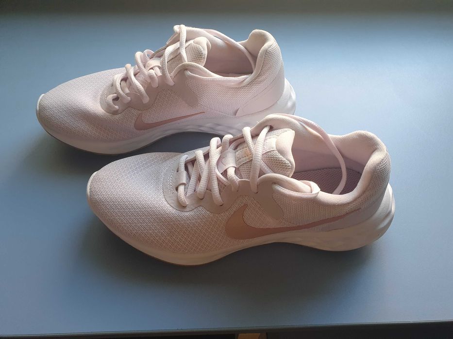 Adidasi dama NIKE -model VT2- marimea 38