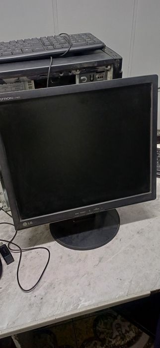 Manitor LG 17 kvadrat