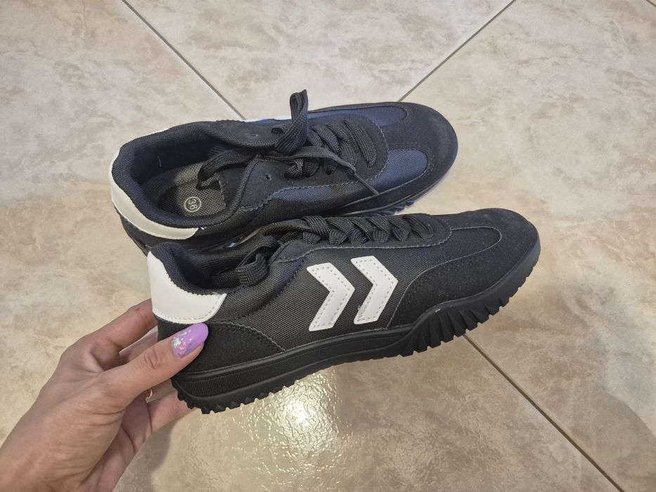 Маратонки черни и бели