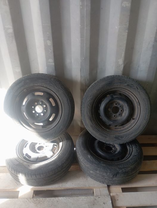 Продам резину на 13