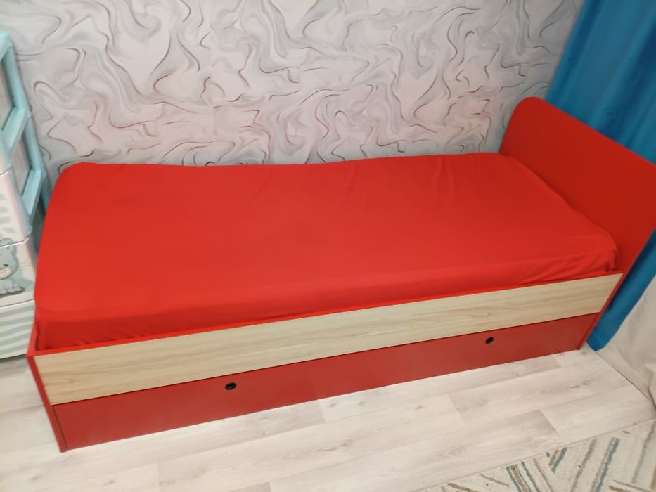 Продам шкаф и кровать
