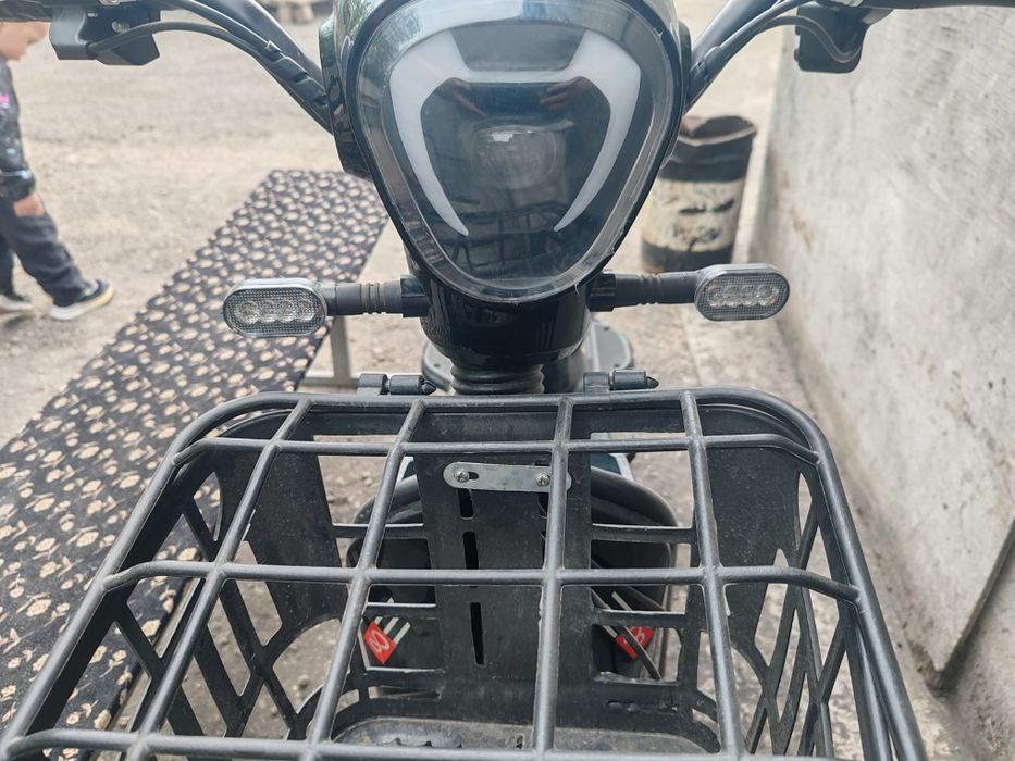 Скутер ск8 350w 48v