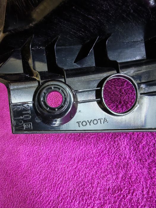 Задние фонари Toyota Rav4