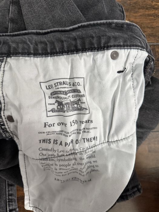 blugi levis in conditie excelenta