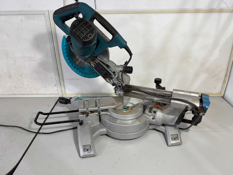 Циркуляр пендула - Makita 1430 W/260mm / LS1018L