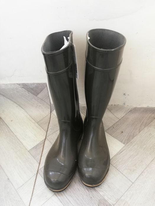 Резиновые сапоги