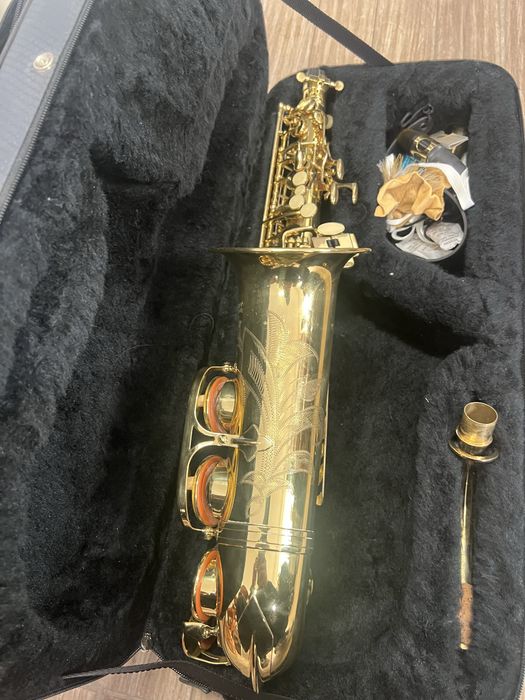 Saxofon de vanzare