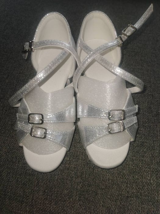 Детски обувки за спортни танци