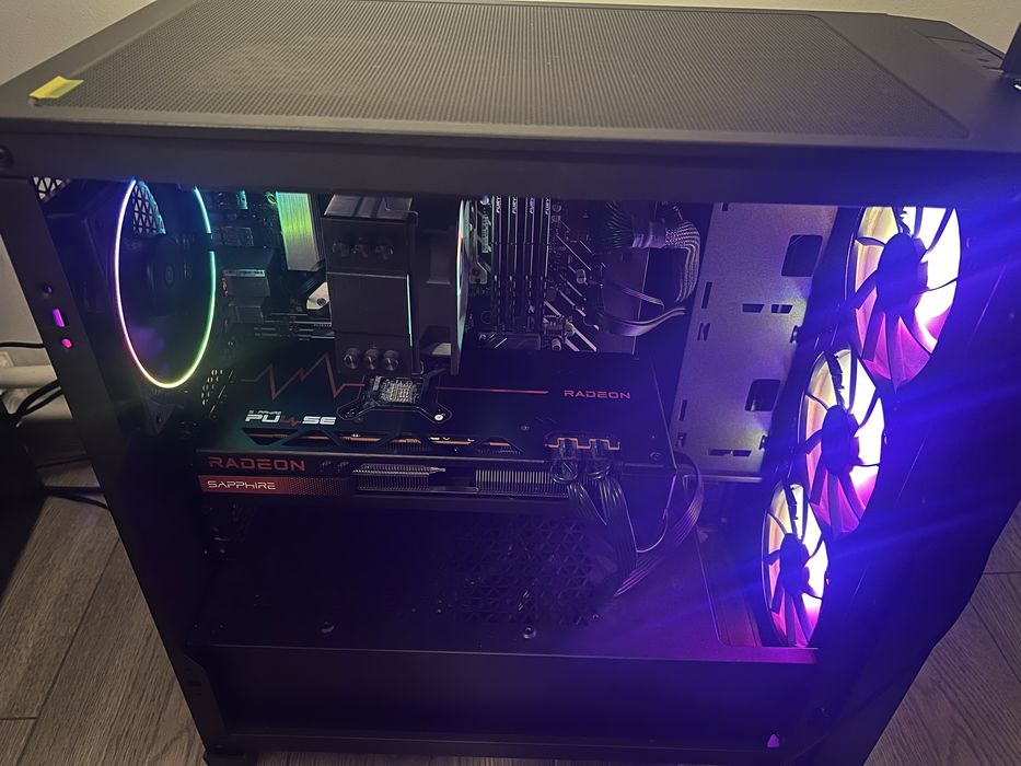 Vand rx 7700xt 12gb saphire pulse cu garantie !