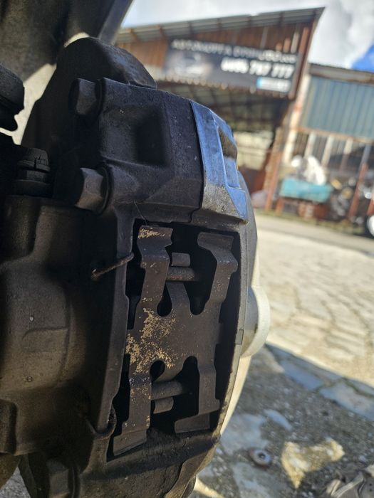 Спирачни апарати за Infiniti FX50