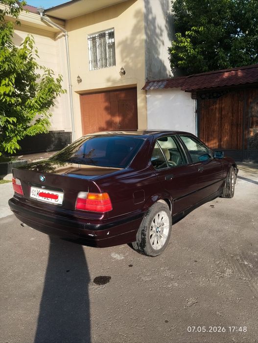 Срочно продам БМВ 318