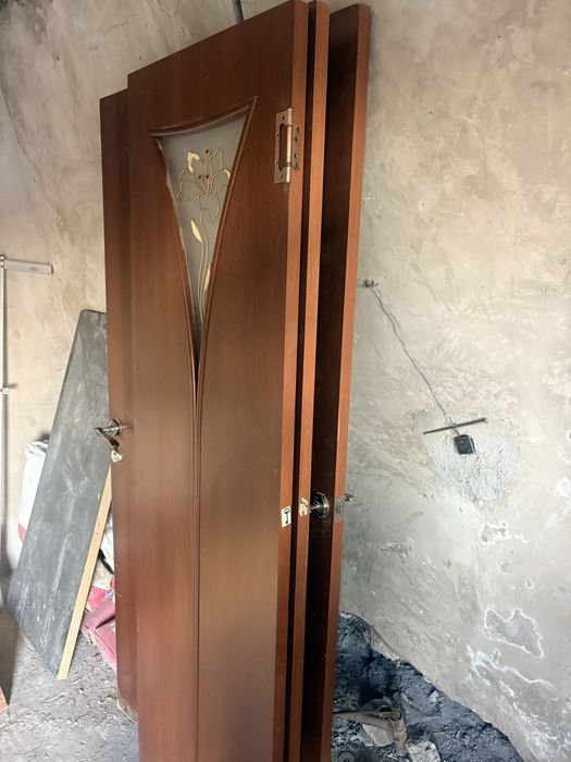 Продам Двери б/у