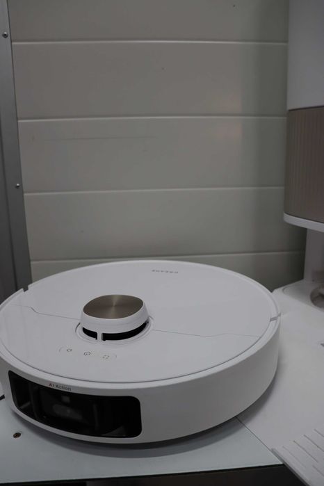 Прахосмукачка робот DREAME L40 Ultra, гореща вода 65°C, Mop, Self-Wash