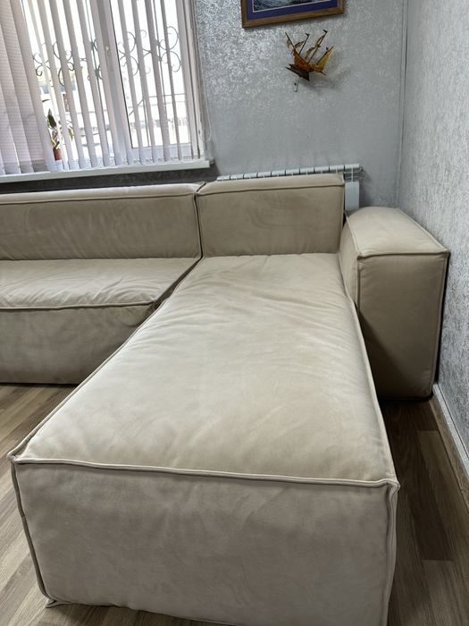 Диван мягкий для гостинной