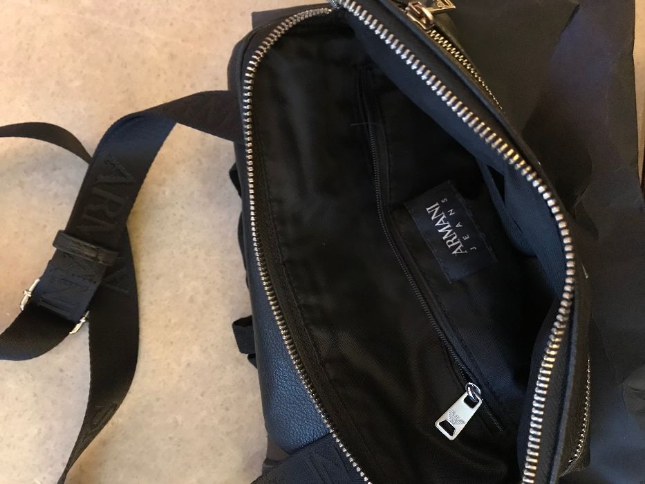 Armani стилна Мъжка чантичка продава