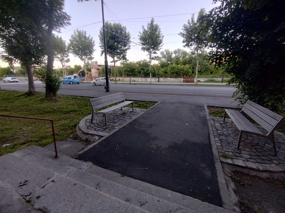 Spatiu de inchiriat la parter cu deschidere la bulevardul Revolutiei din Decembrie