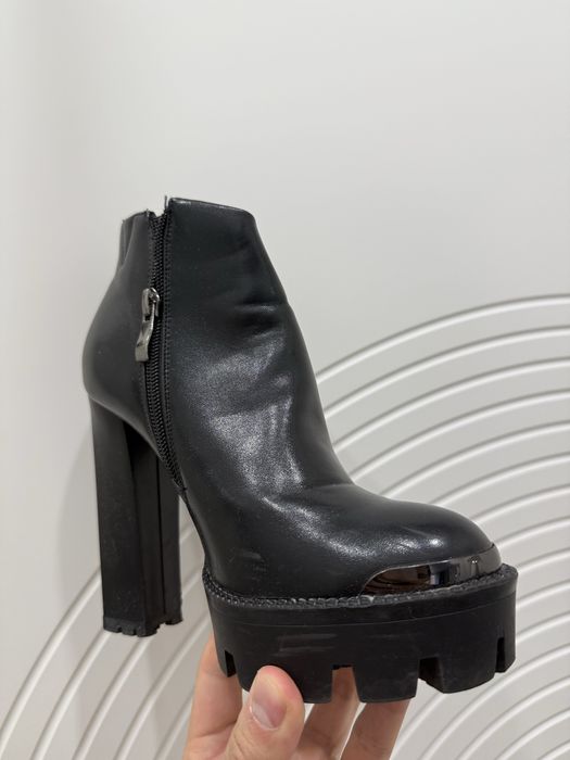 Ботинки женские