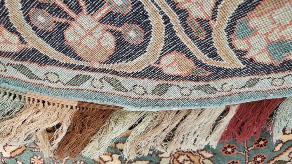 Нов,ръчно тъкан килим от естествена коприна,донесен от Индонезия ,Бали