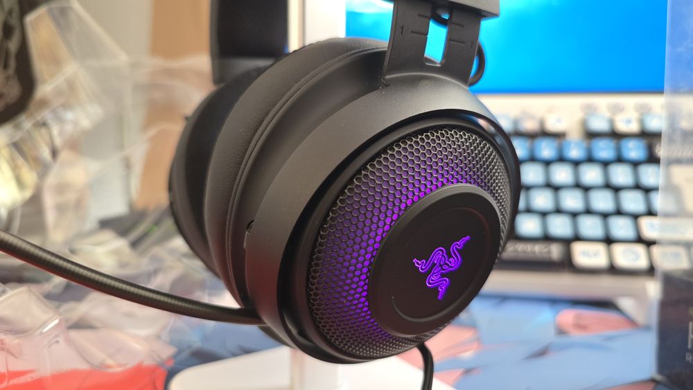 ЧИСТО НОВИ RAZER KRAKEN Kitty Edition USB