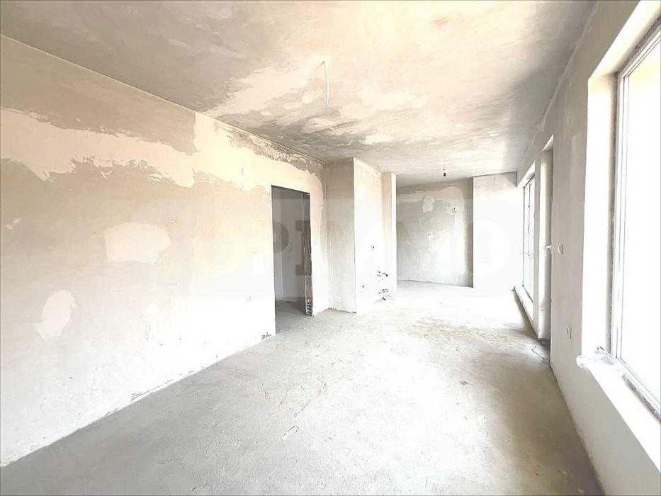 Продава се Двустаен апартамент в Варна, Трошево - 65 кв.м за 2000 €/кв.м - Снимка #2