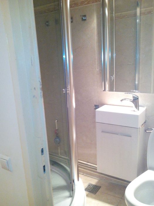 inchiriez garsoniera dubla cocheta  Ploiesti -gara de sud  350E